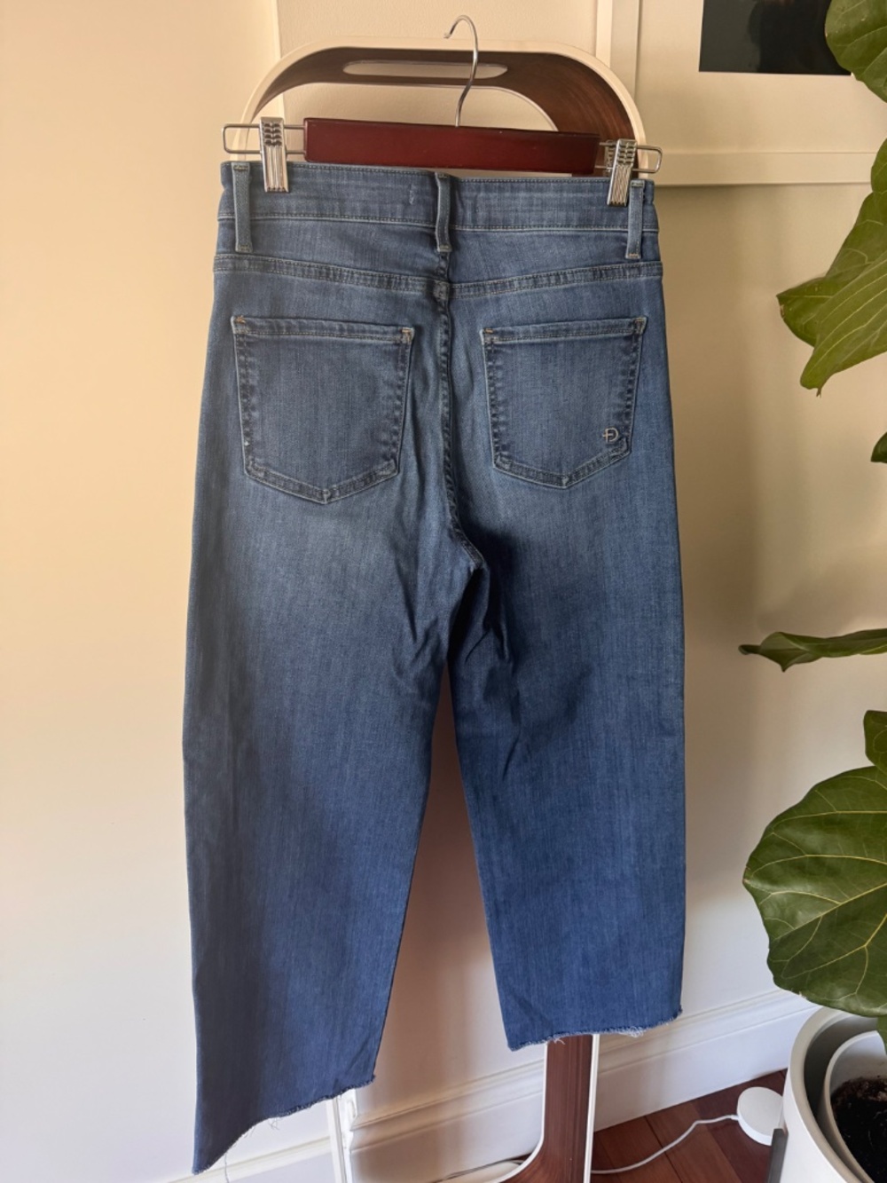Fidelity Malibu High-Wide Crop Jeans | Size 27 | Raw Hem | Premium Denim - Picture 3 of 10